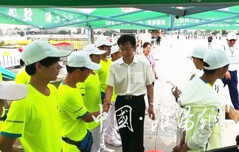 马明超到省运会赛艇皮划艇比赛项目现场慰问
